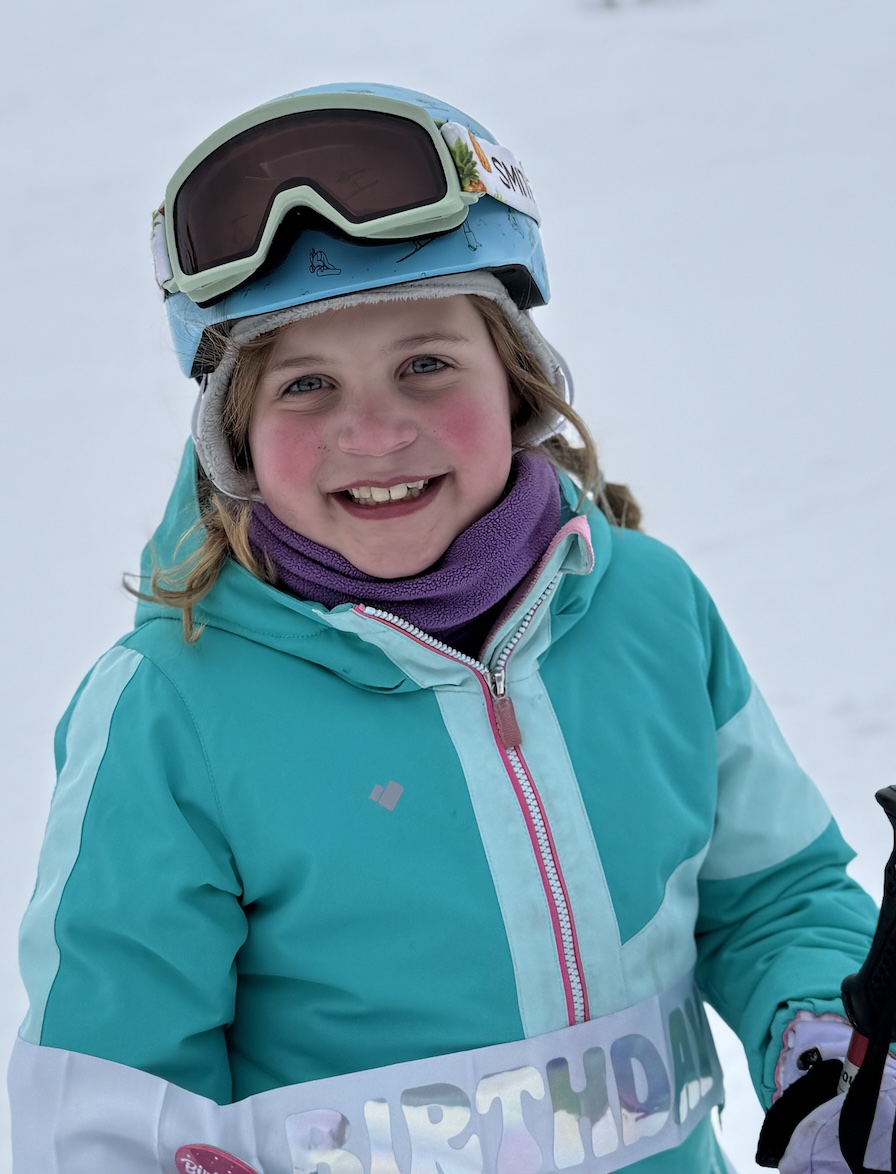 Hadley Rebecca Hanna smiling on the ski slopes